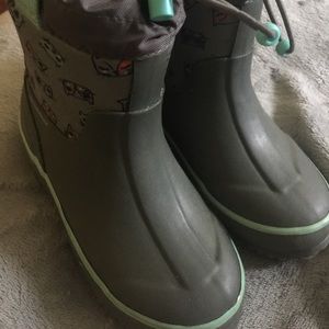Cat & Jack rain boots